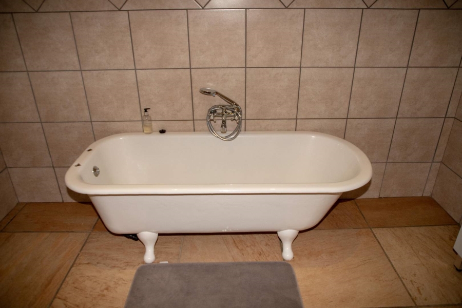 18 Bedroom Property for Sale in Heilbron Free State